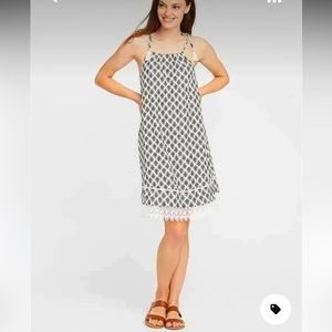 Bundle 4 ($10 items for $20) Old Navy Flowy dress, tassel tie straps, lace hem